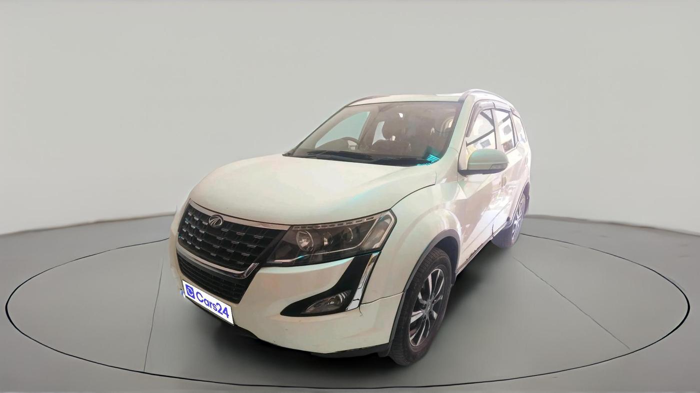 2018 Mahindra XUV500 W11, Diesel, Manual, 1,50,809 km, exterior