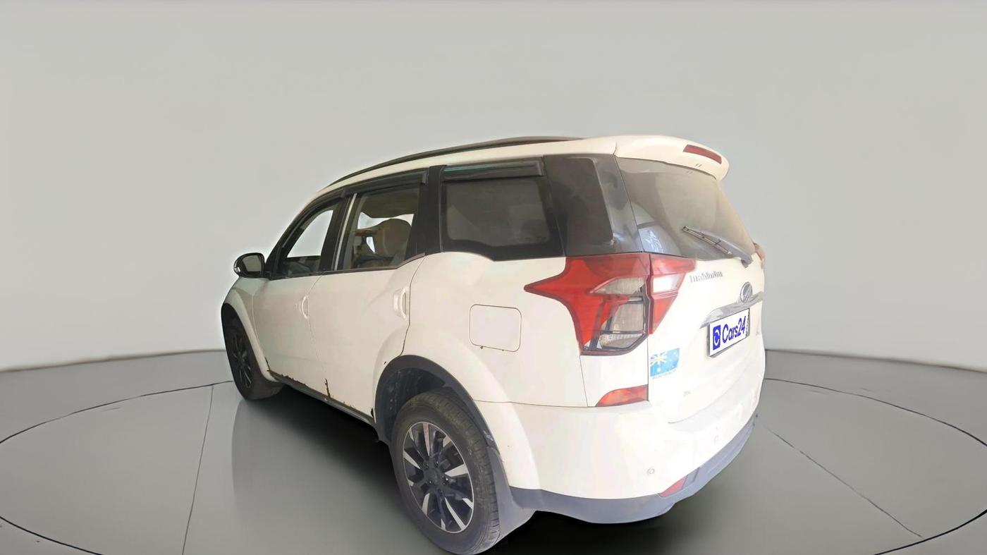 2018 Mahindra XUV500 W11, Diesel, Manual, 1,50,809 km, exterior