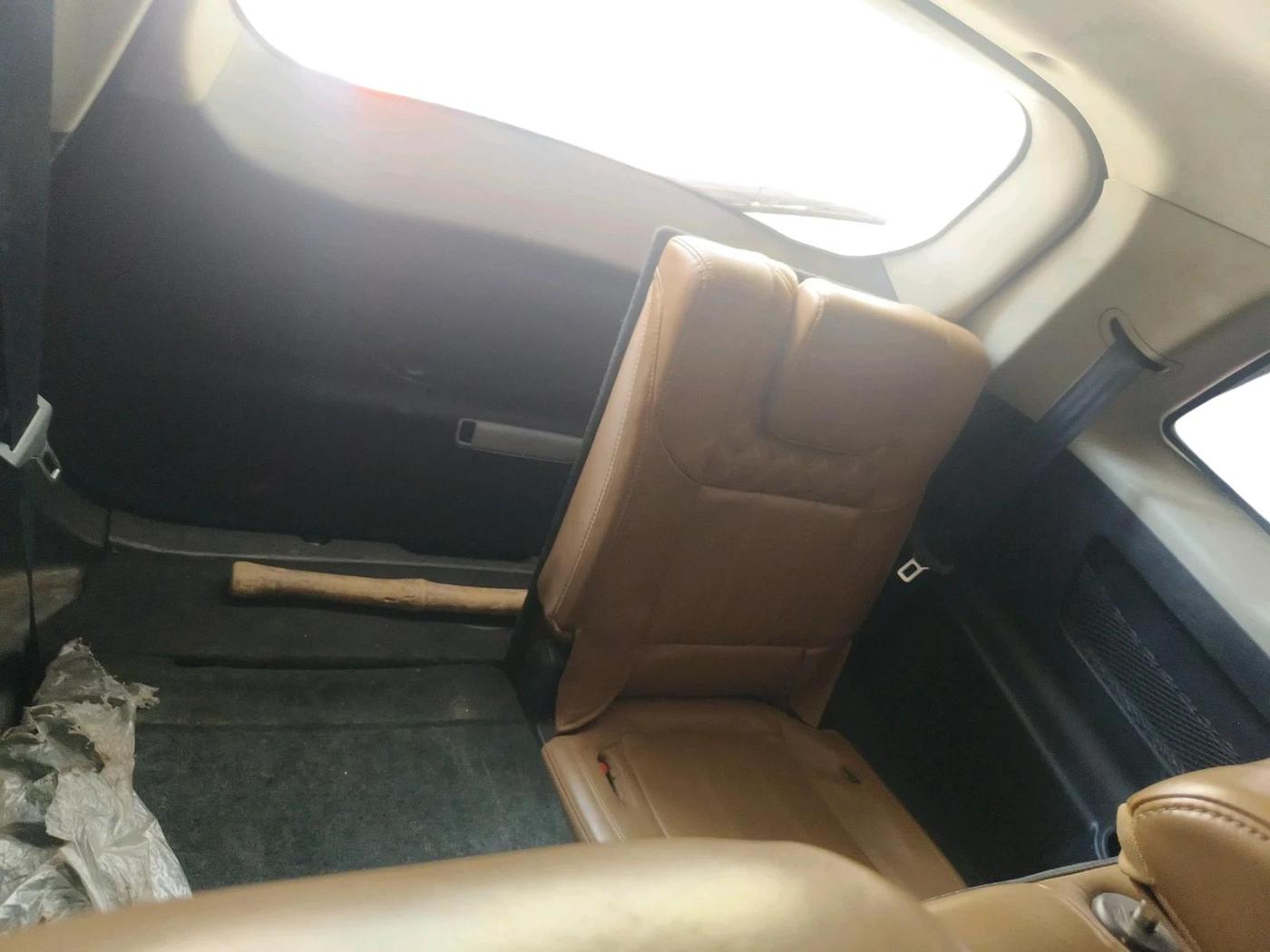2018 Mahindra XUV500 W11, Diesel, Manual, 1,50,809 km, interior