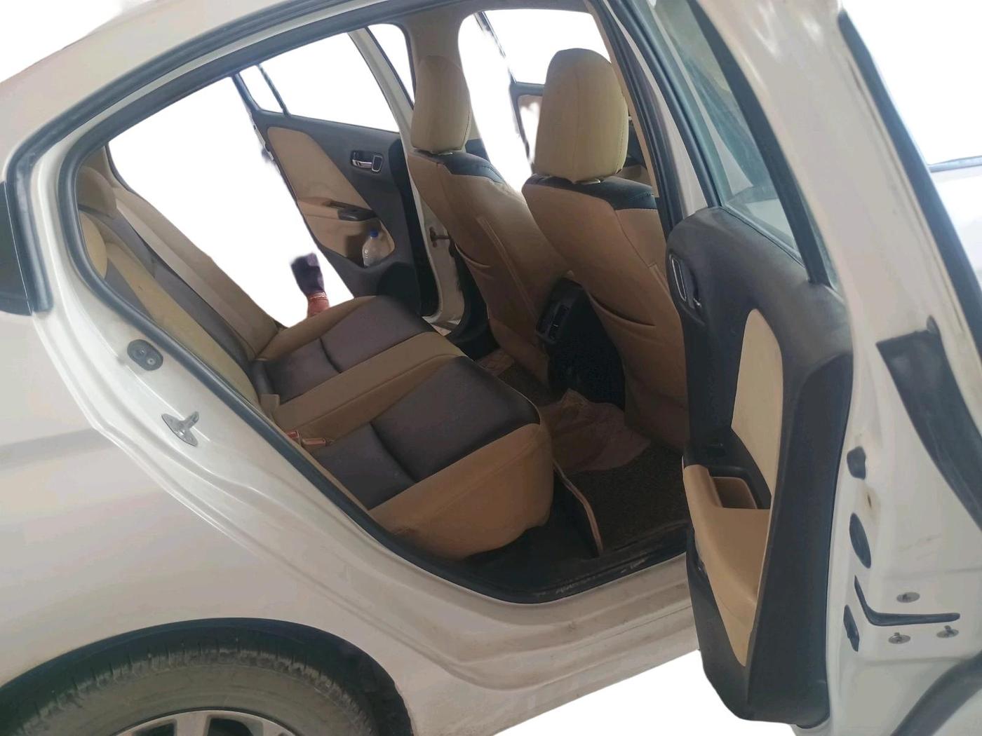 2017 Honda City 1.5L I-VTEC V MT, Petrol, Manual, 1,25,928 km, interior