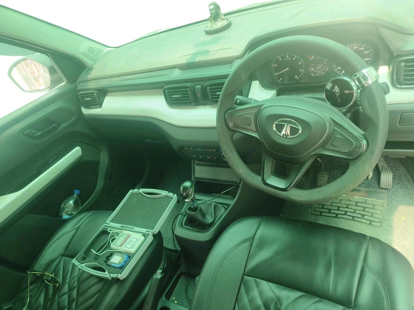 2022 Tata PUNCH PURE MT, Petrol, Manual, 51,040 km, interior