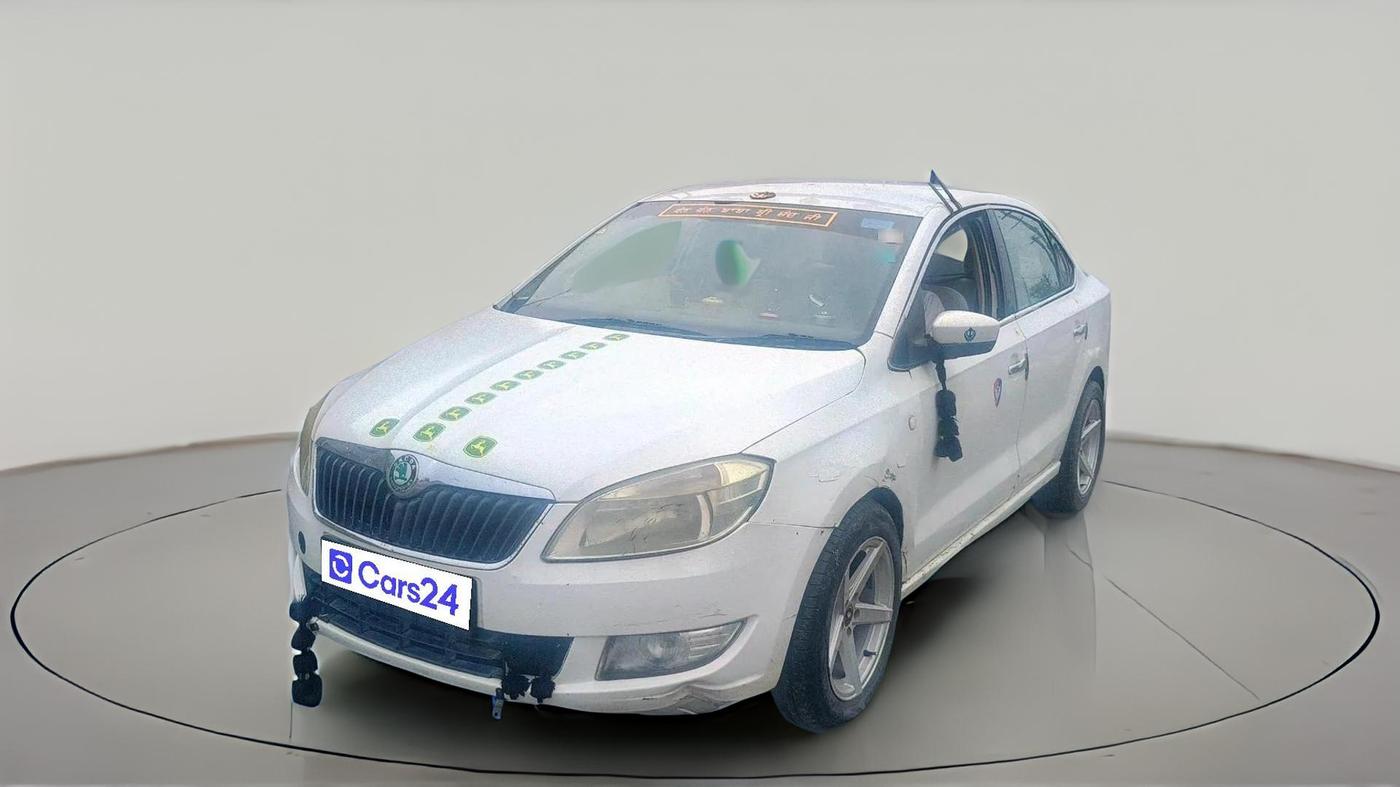 2014 Skoda Rapid AMBITION 1.6 TDI CR MT, Diesel, Manual, 1,42,276 km, exterior