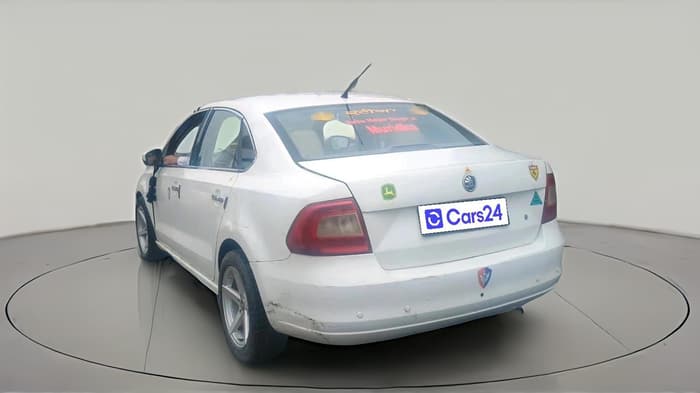 2014 Skoda Rapid AMBITION 1.6 TDI CR MT, Diesel, Manual, 1,42,276 km, exterior