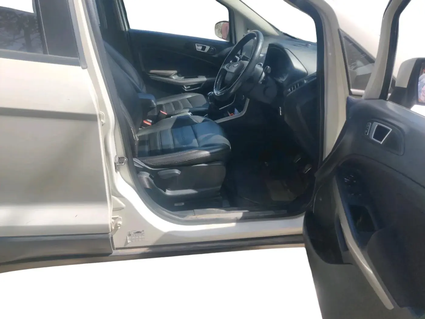 2018 Ford Ecosport TITANIUM 1.5L DIESEL, Diesel, Manual, 1,80,037 km, interior