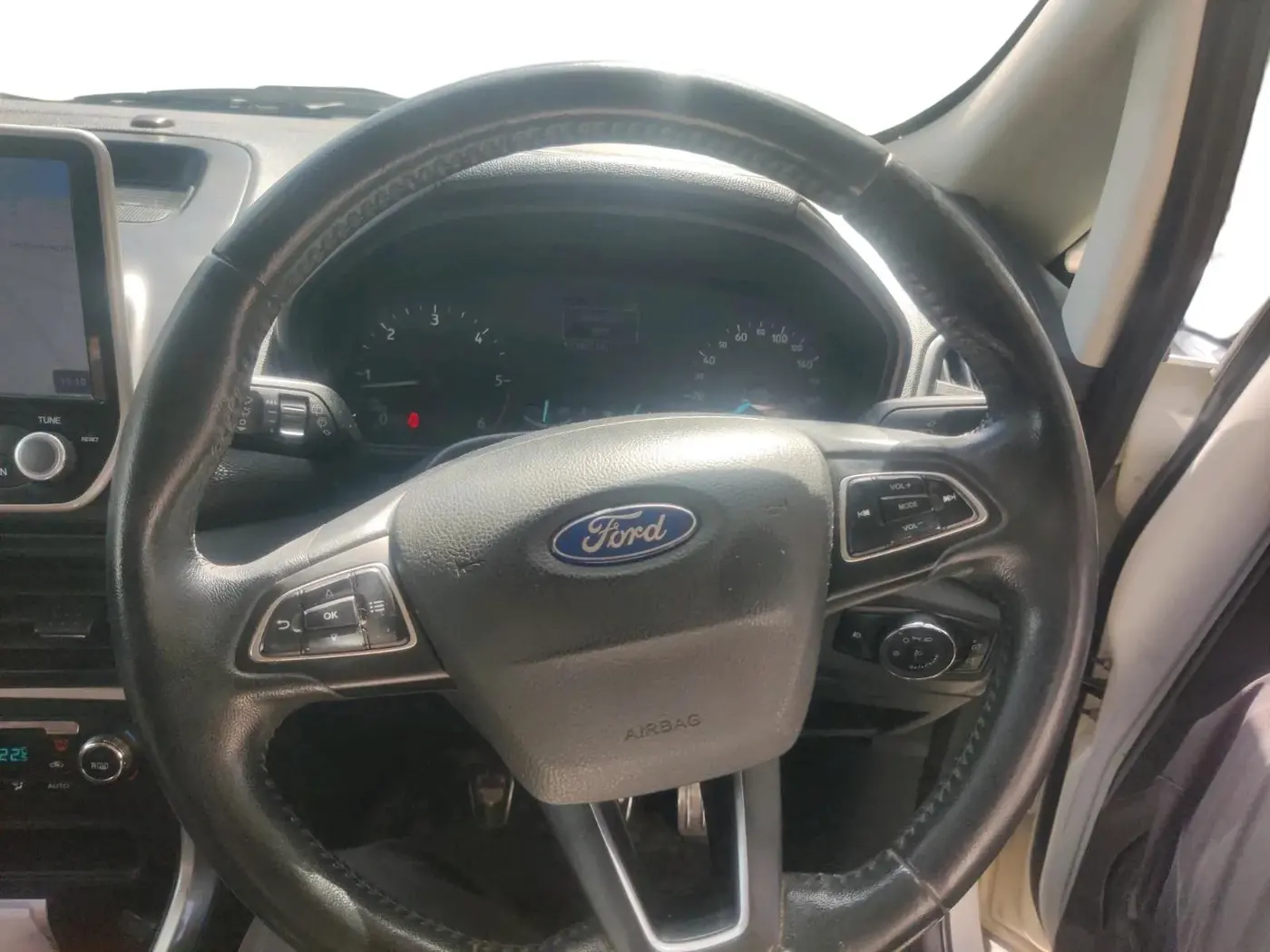 2018 Ford Ecosport TITANIUM 1.5L DIESEL, Diesel, Manual, 1,80,037 km, interior