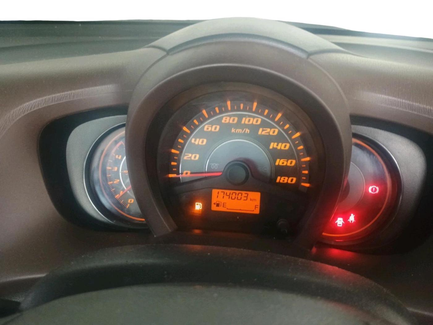 2013 Honda Amaze 1.5L I-DTEC S, Diesel, Manual, 1,74,003 km, interior