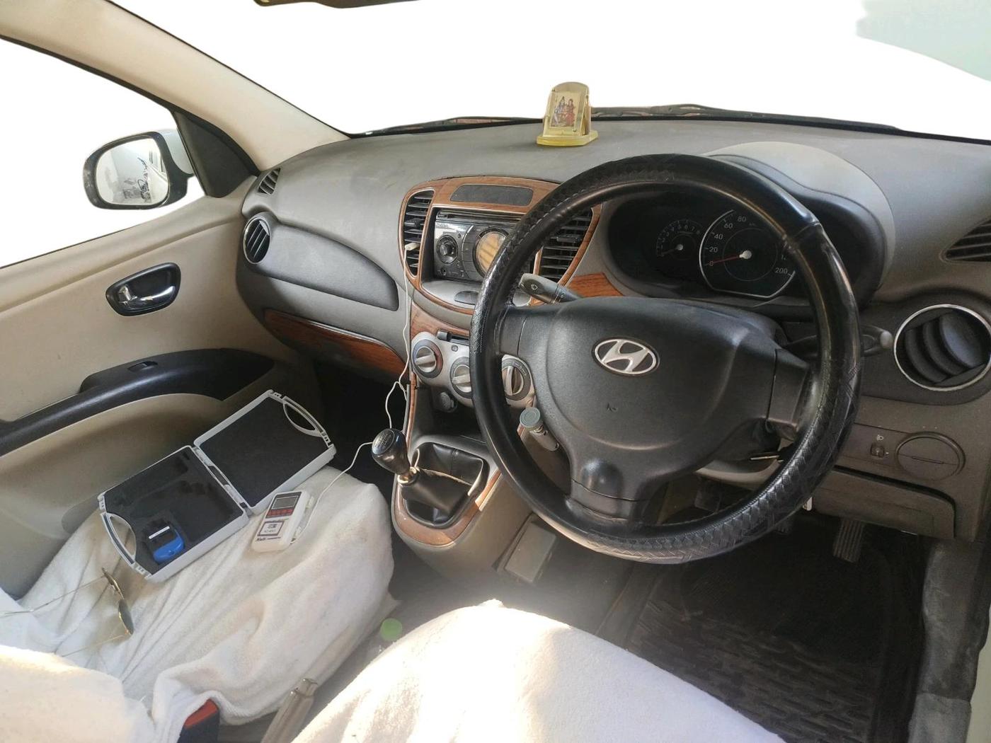2012 Hyundai i10 MAGNA 1.2, CNG, Manual, 1,82,606 km, interior