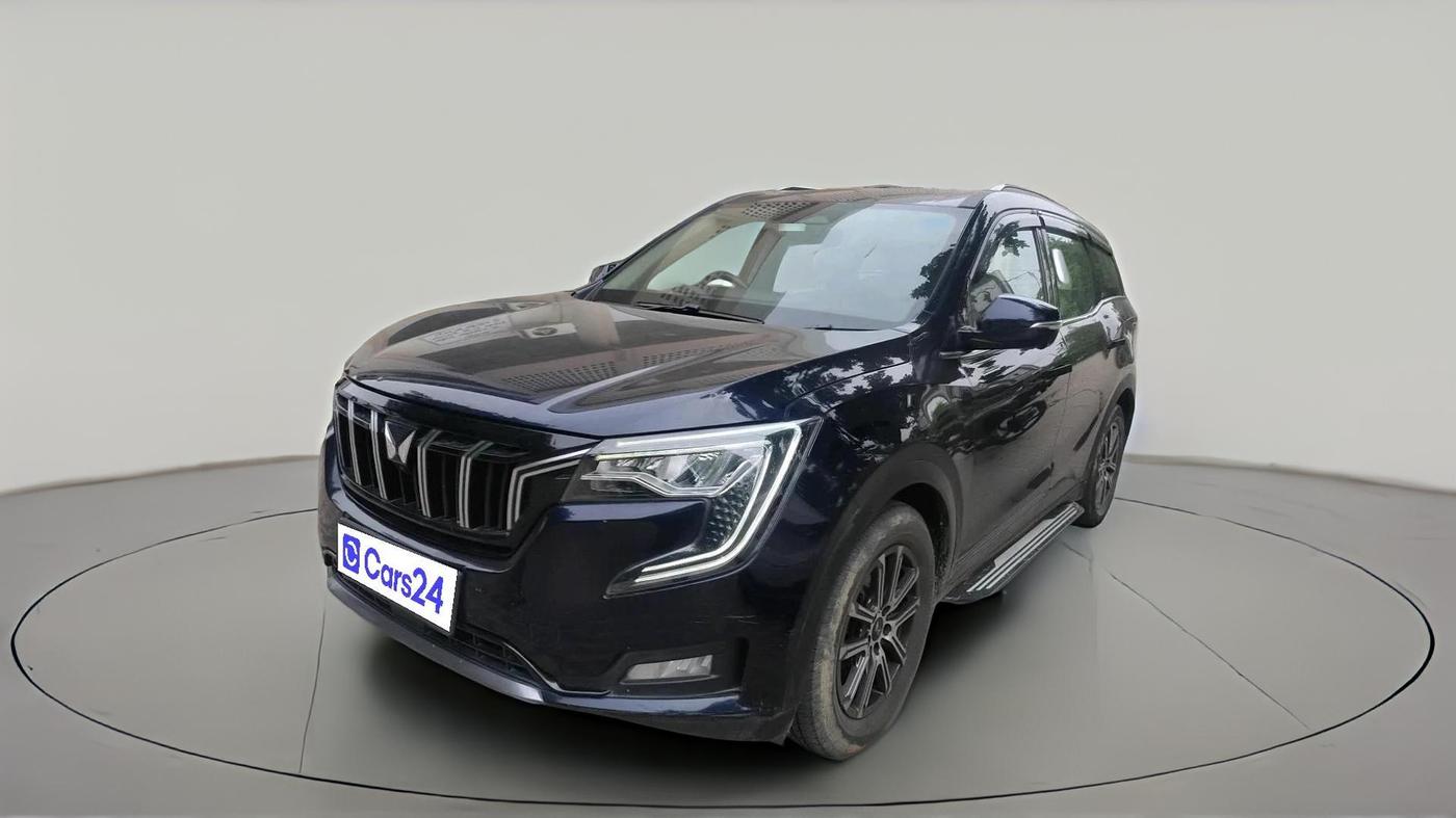 2022 Mahindra XUV700 AX 7 LUXURY P AT 7 STR, Petrol, Automatic, 1,11,694 km, exterior