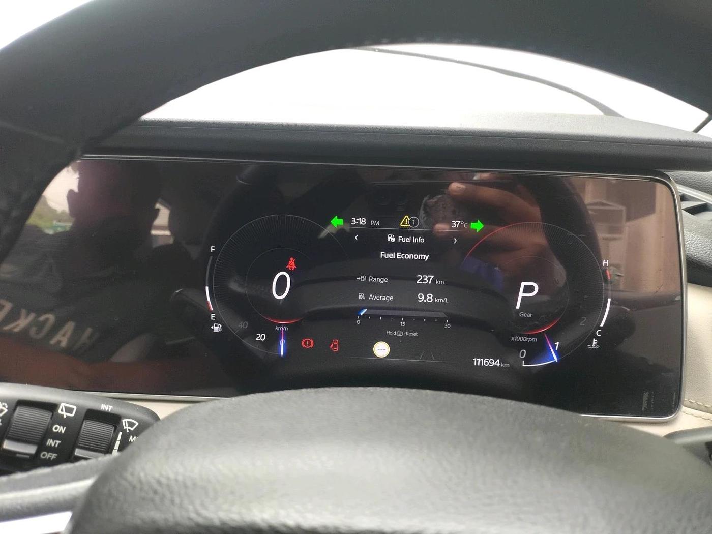 2022 Mahindra XUV700 AX 7 LUXURY P AT 7 STR, Petrol, Automatic, 1,11,694 km, interior