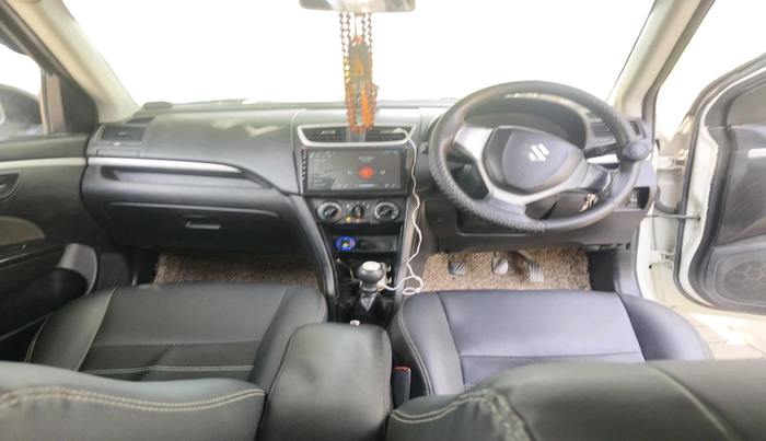2015 Maruti Swift VXI, CNG, Manual, 1,42,363 km, interior