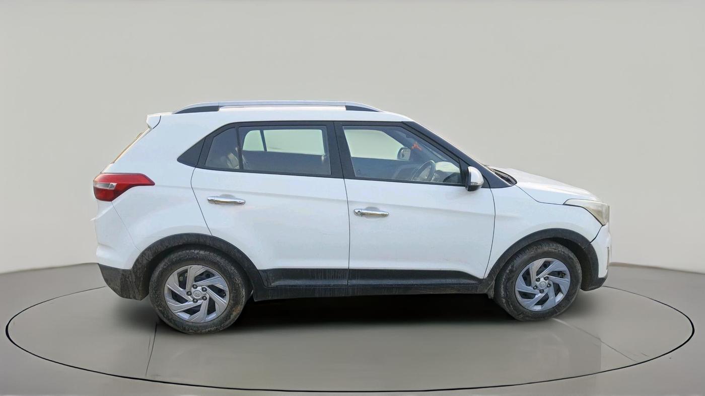 2017 Hyundai Creta E PLUS 1.6 PETROL, CNG, Manual, 1,81,445 km, exterior