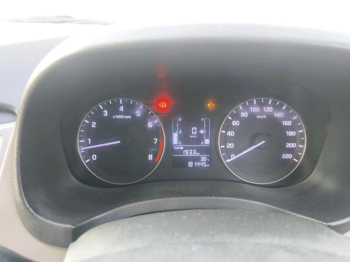 2017 Hyundai Creta E PLUS 1.6 PETROL, CNG, Manual, 1,81,445 km, interior