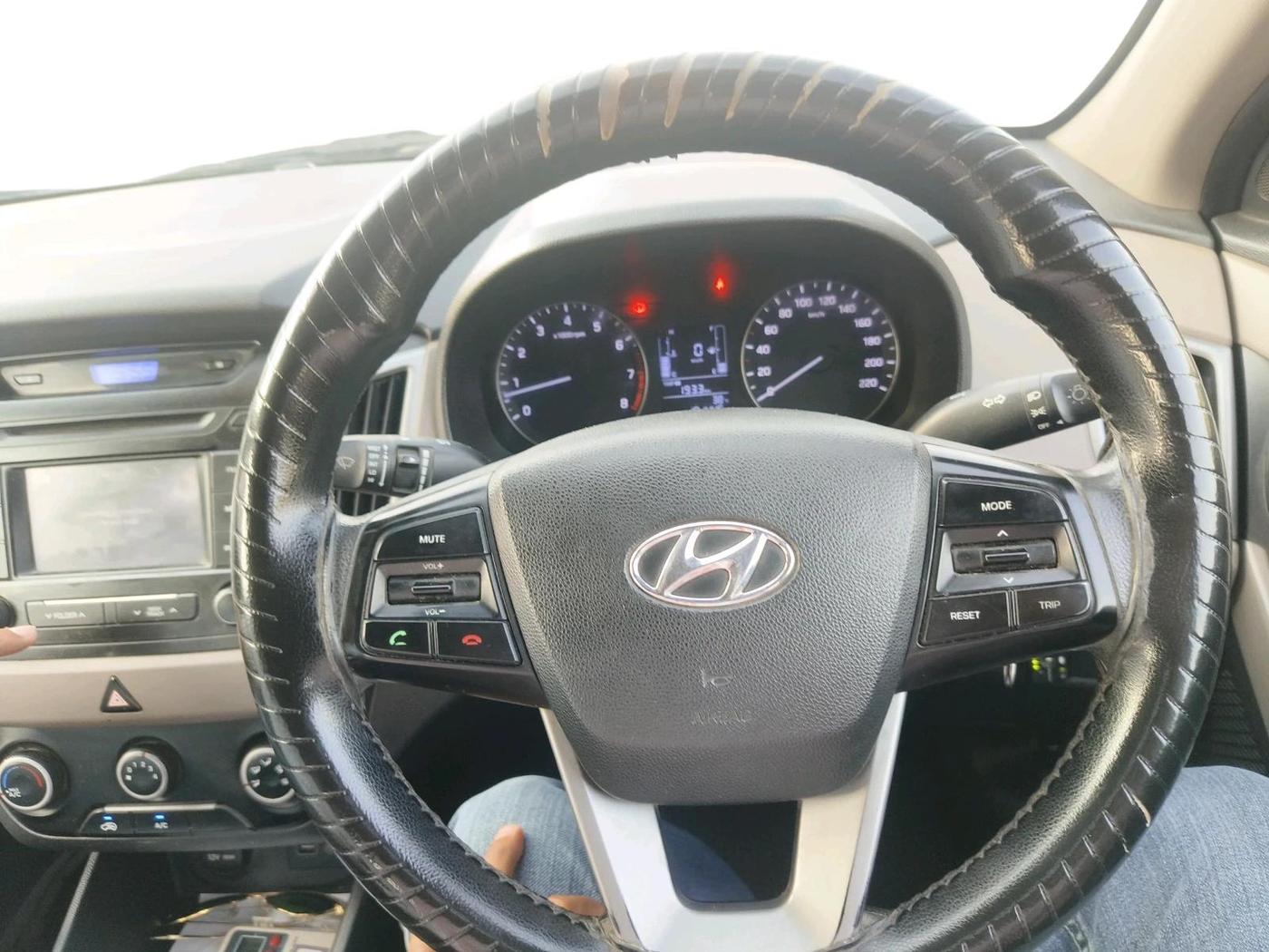 2017 Hyundai Creta E PLUS 1.6 PETROL, CNG, Manual, 1,81,445 km, interior
