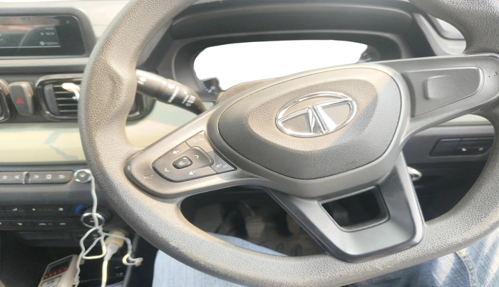 2022 Tata PUNCH ADVENTURE MT, Petrol, Manual, 38,856 km, interior