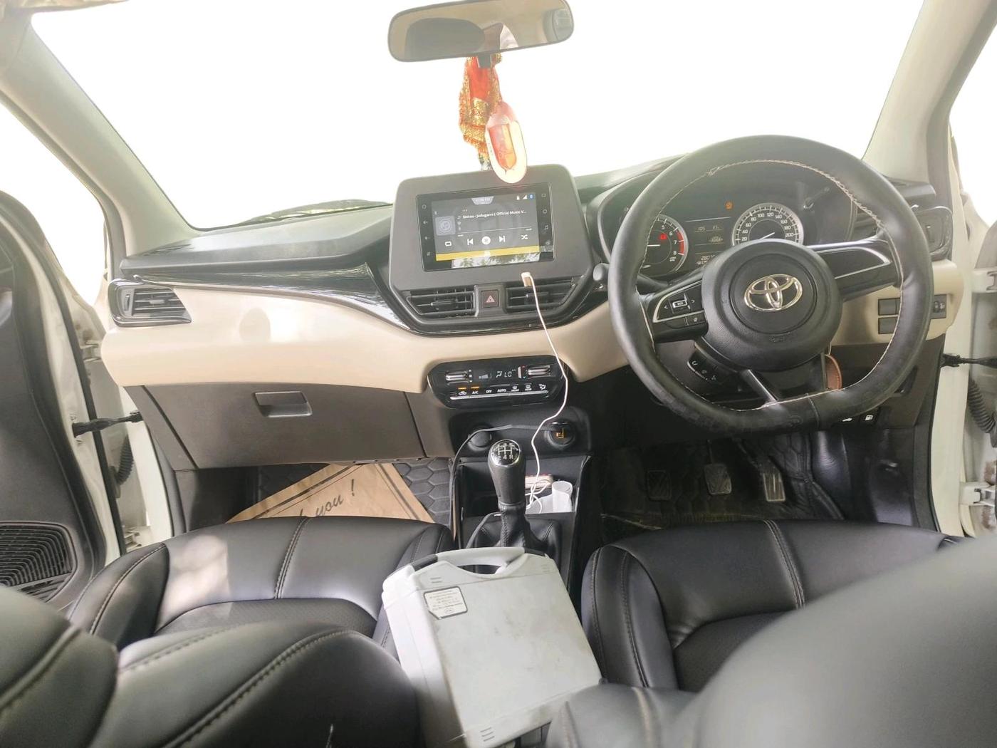 2025 Toyota Glanza S, Petrol, Manual, 28,079 km, interior
