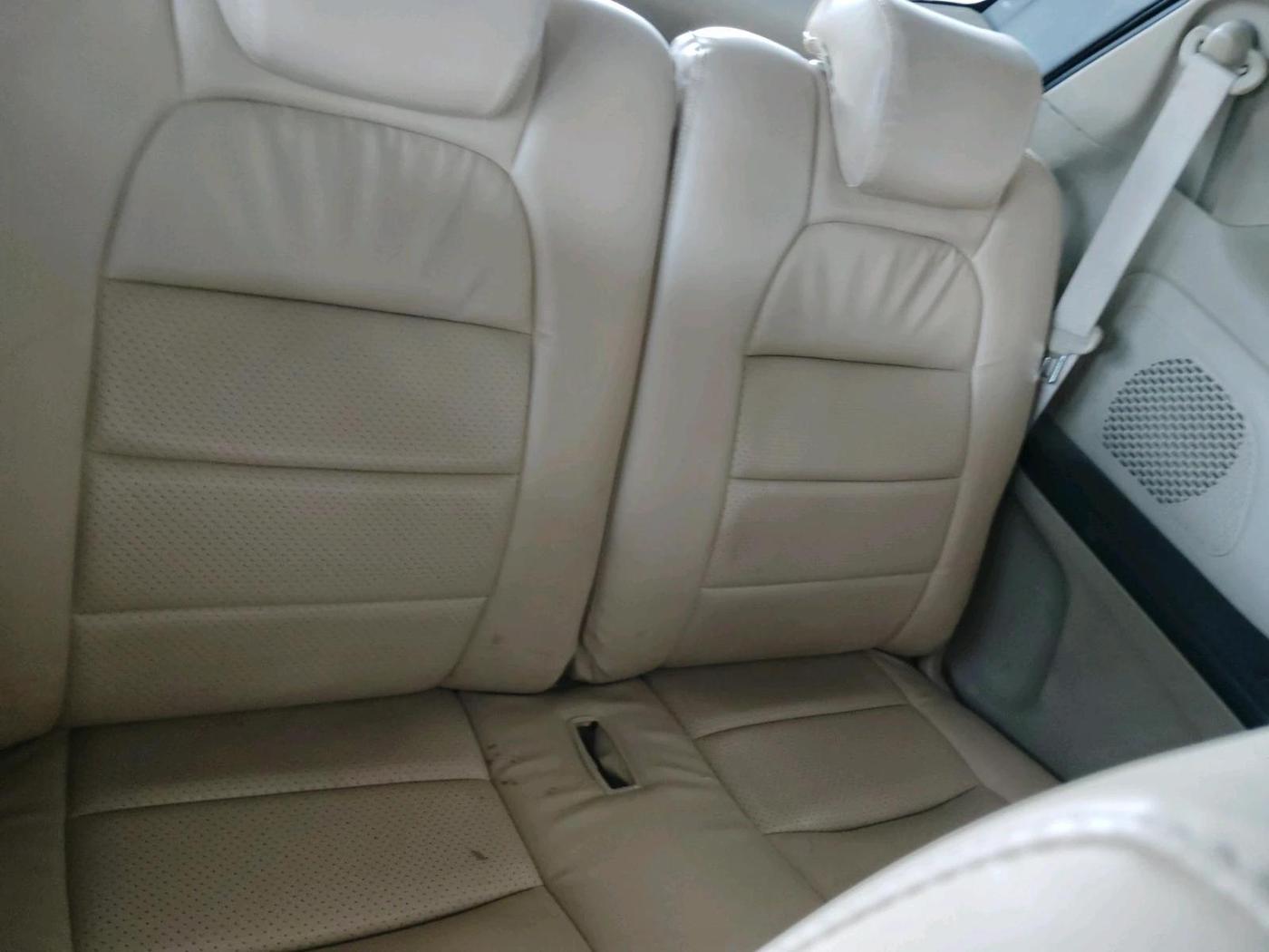 2014 Honda Mobilio 1.5L I-DTEC V, Diesel, Manual, 1,21,895 km, interior