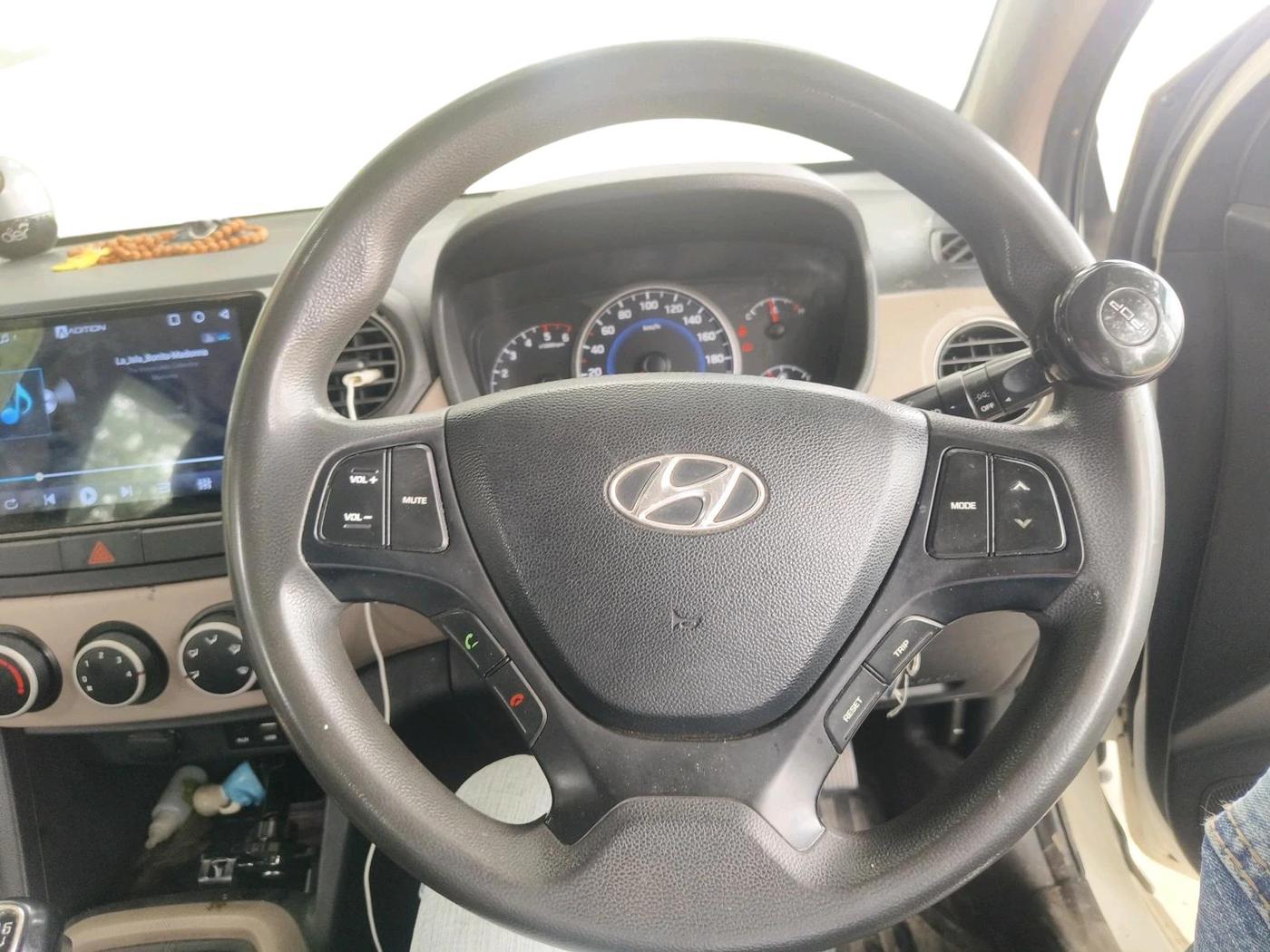 2016 Hyundai Grand i10 SPORTZ 1.1 CRDI, Diesel, Manual, 1,27,040 km, interior