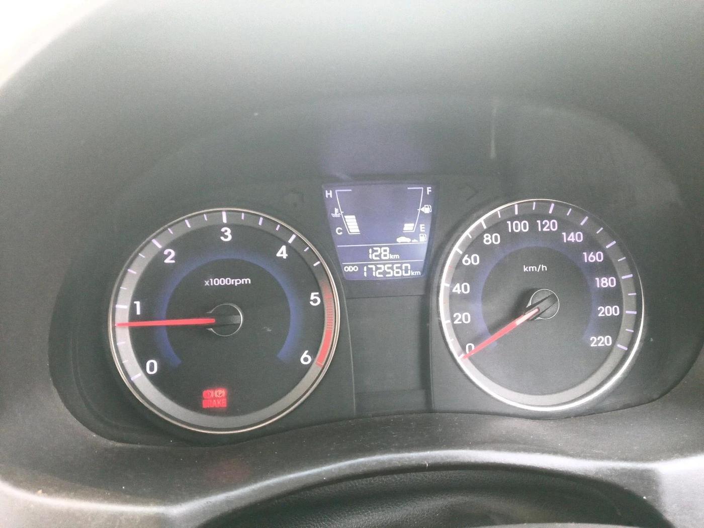 2012 Hyundai Verna FLUIDIC 1.6 CRDI EX, Diesel, Manual, 1,72,560 km, interior