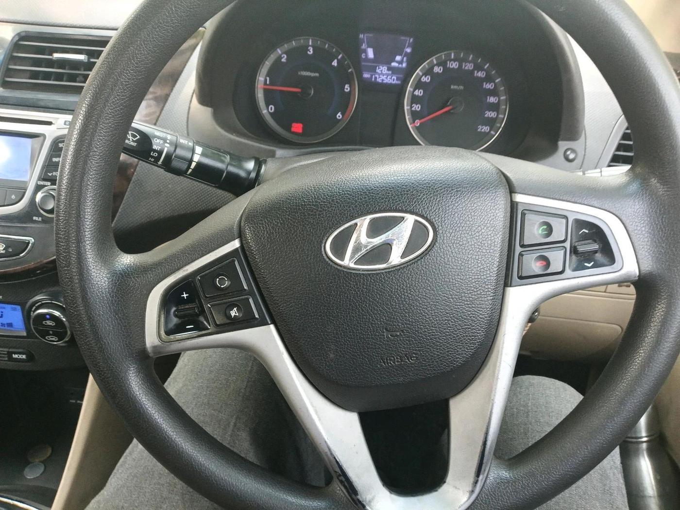 2012 Hyundai Verna FLUIDIC 1.6 CRDI EX, Diesel, Manual, 1,72,560 km, interior