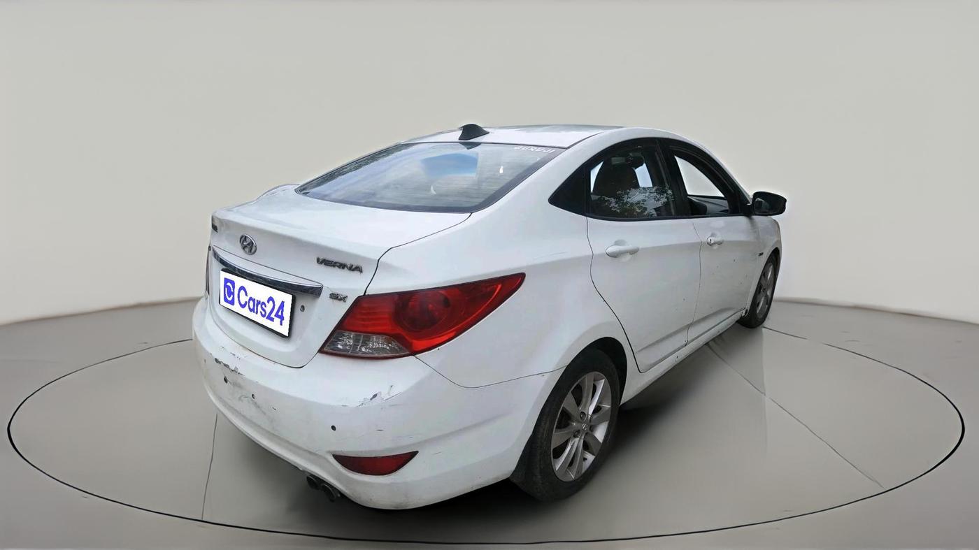 2011 Hyundai Verna FLUIDIC 1.6 CRDI SX, Diesel, Manual, 1,48,361 km, exterior