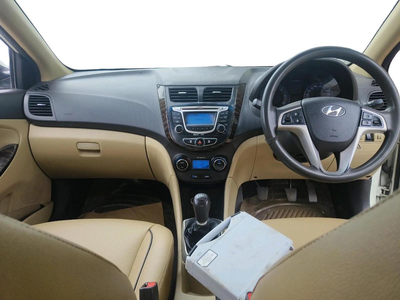 2011 Hyundai Verna FLUIDIC 1.6 CRDI SX, Diesel, Manual, 1,48,361 km, interior