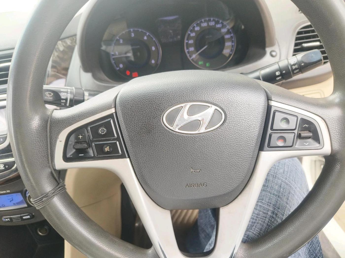 2011 Hyundai Verna FLUIDIC 1.6 CRDI SX, Diesel, Manual, 1,48,361 km, interior