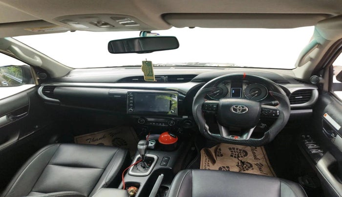 2024 Toyota HILUX HIGH 4X4 AT, Diesel, Automatic, 24,635 km, interior