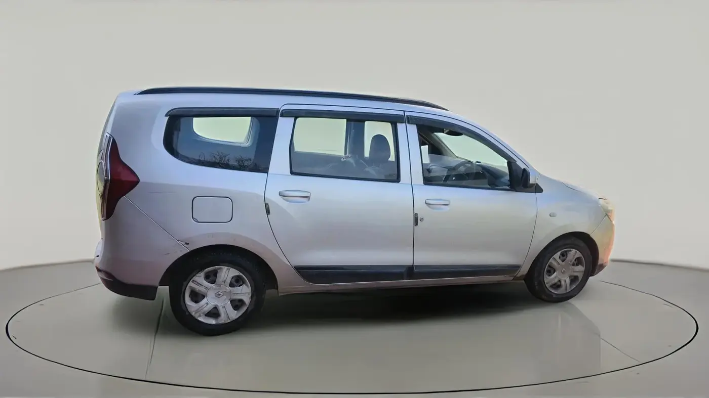 2015 Renault Lodgy 110 PS RXL 7 STR, Diesel, Manual, 1,42,674 km, exterior