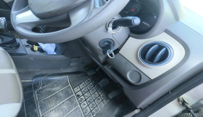 2015 Renault Lodgy 110 PS RXL 7 STR, Diesel, Manual, 1,42,674 km, interior