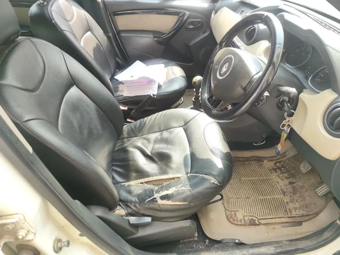 2012 Renault Duster 110 PS RXZ DIESEL, Diesel, Manual, 1,17,340 km, interior