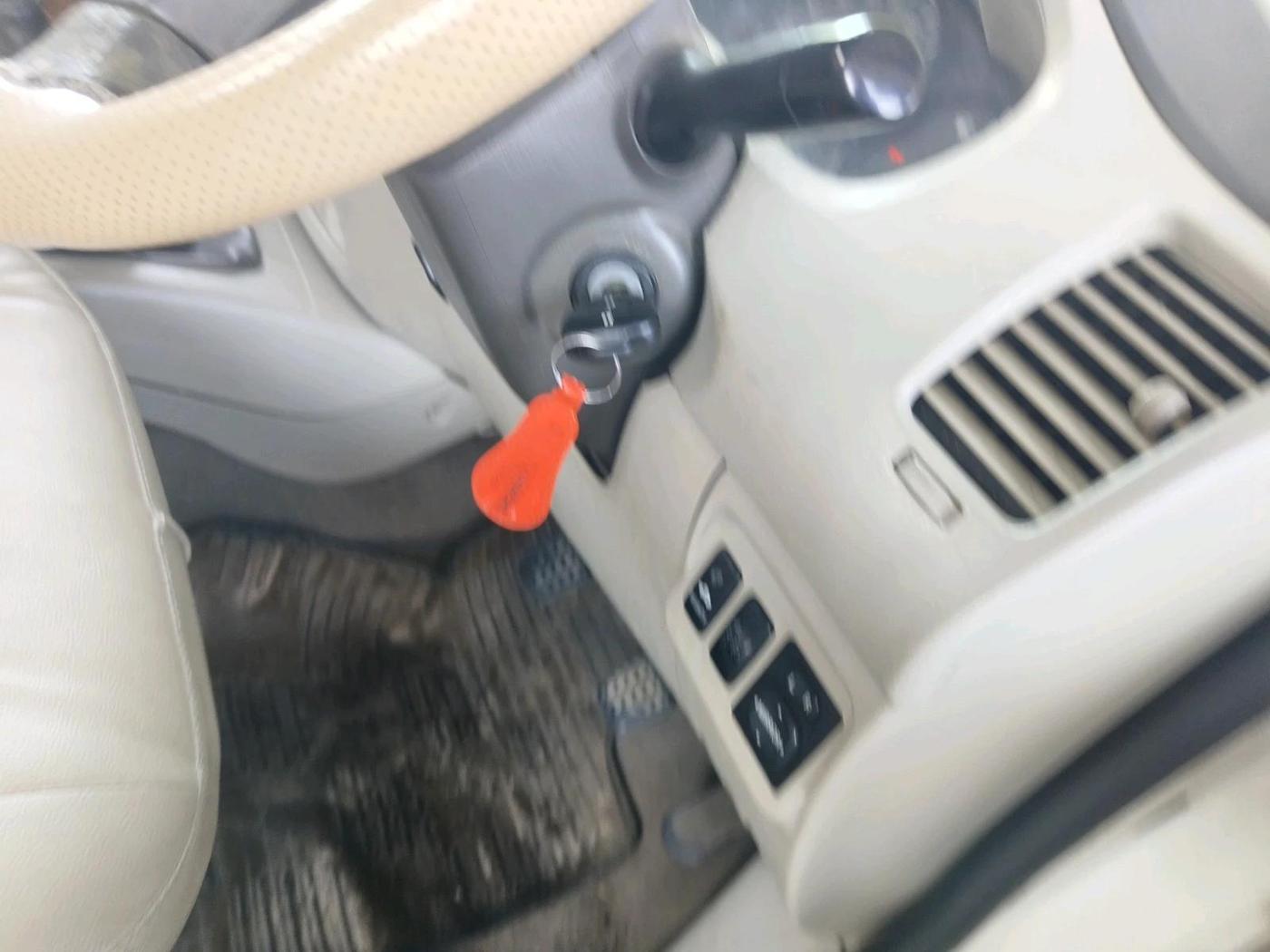 2013 Toyota Innova 2.5 G2 8STR, Diesel, Manual, 1,27,929 km, interior