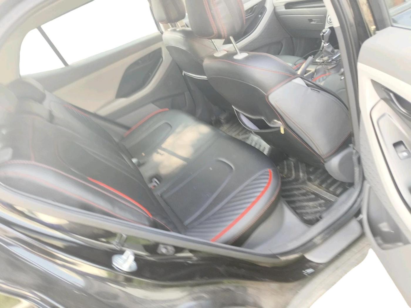 2025 Hyundai Creta E 1.5 PETROL, Petrol, Manual, 9,948 km, interior