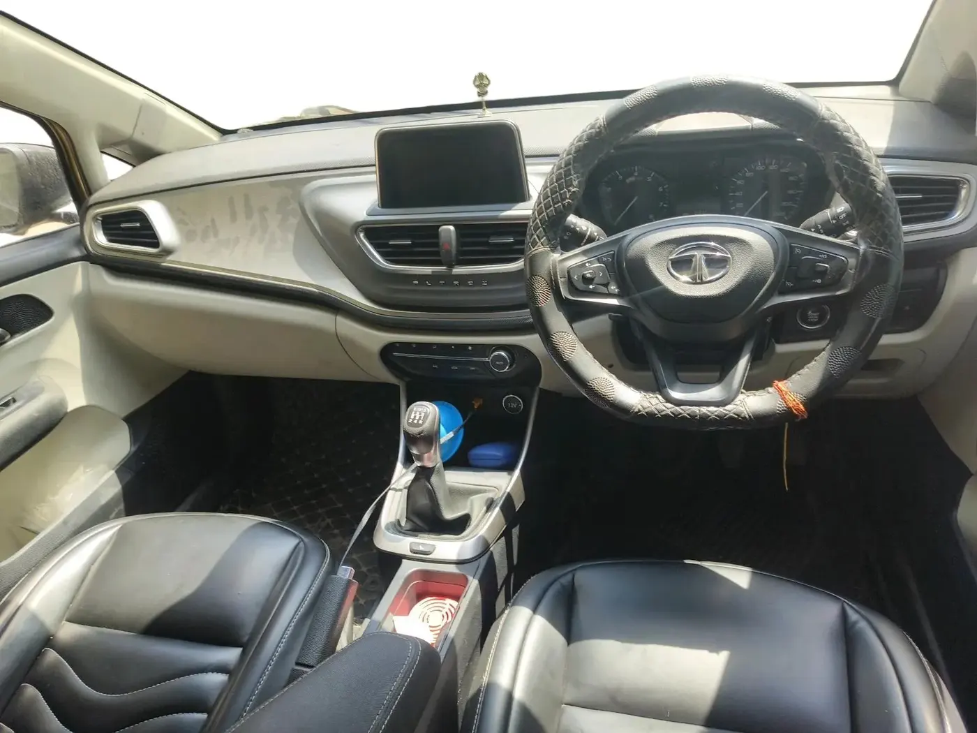 2022 Tata ALTROZ XZ PETROL, Petrol, Manual, 34,233 km, interior
