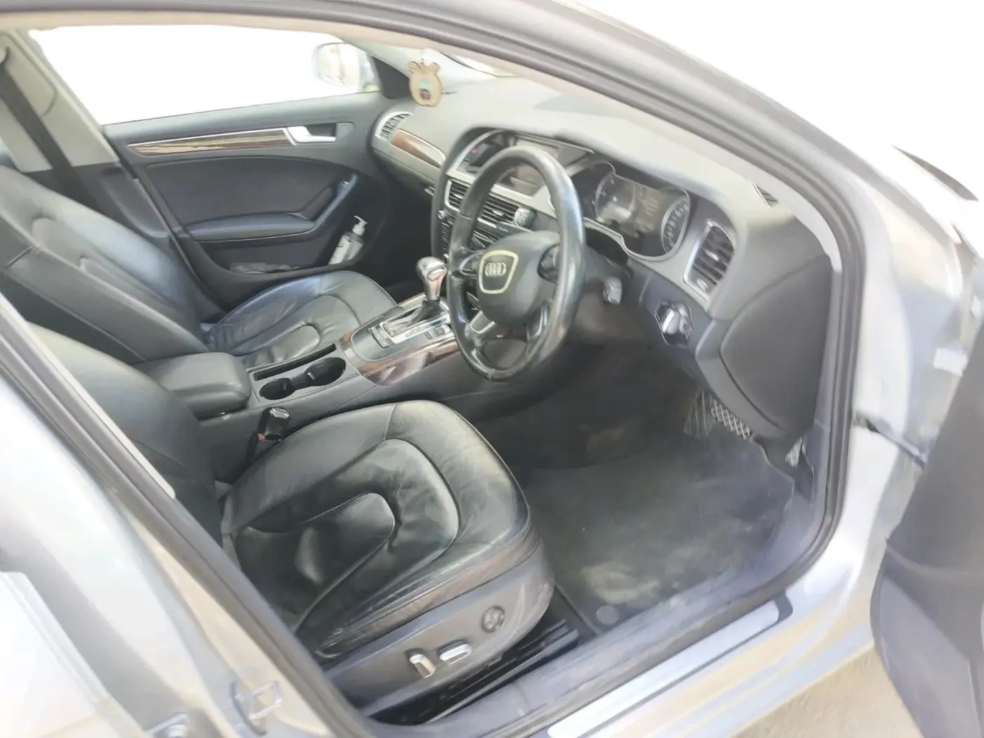 2012 Audi A4 2.0 TDI, Diesel, Automatic, 77,678 km, interior