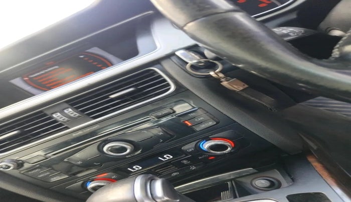 2012 Audi A4 2.0 TDI, Diesel, Automatic, 77,678 km, interior