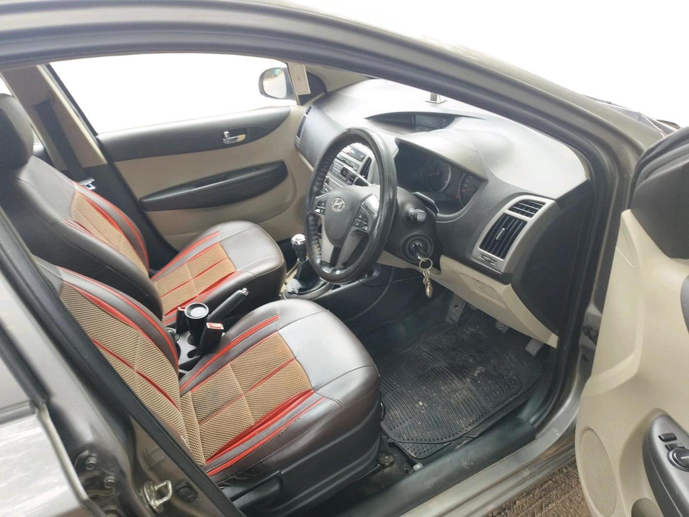 2012 Hyundai i20 SPORTZ 1.2, Petrol, Manual, 71,806 km, interior