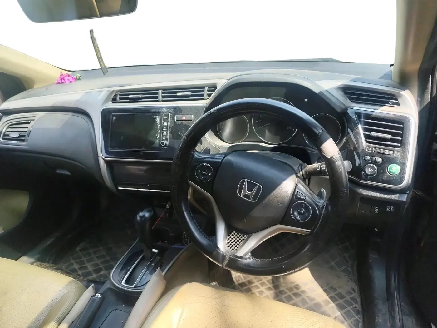 2017 Honda City 1.5L I-VTEC ZX CVT, Petrol, Automatic, 1,03,737 km, interior