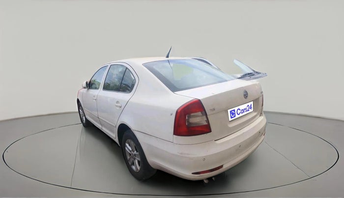 2011 Skoda Laura AMBIENTE 2.0 TDI CR MT, Diesel, Manual, 81,253 km, exterior