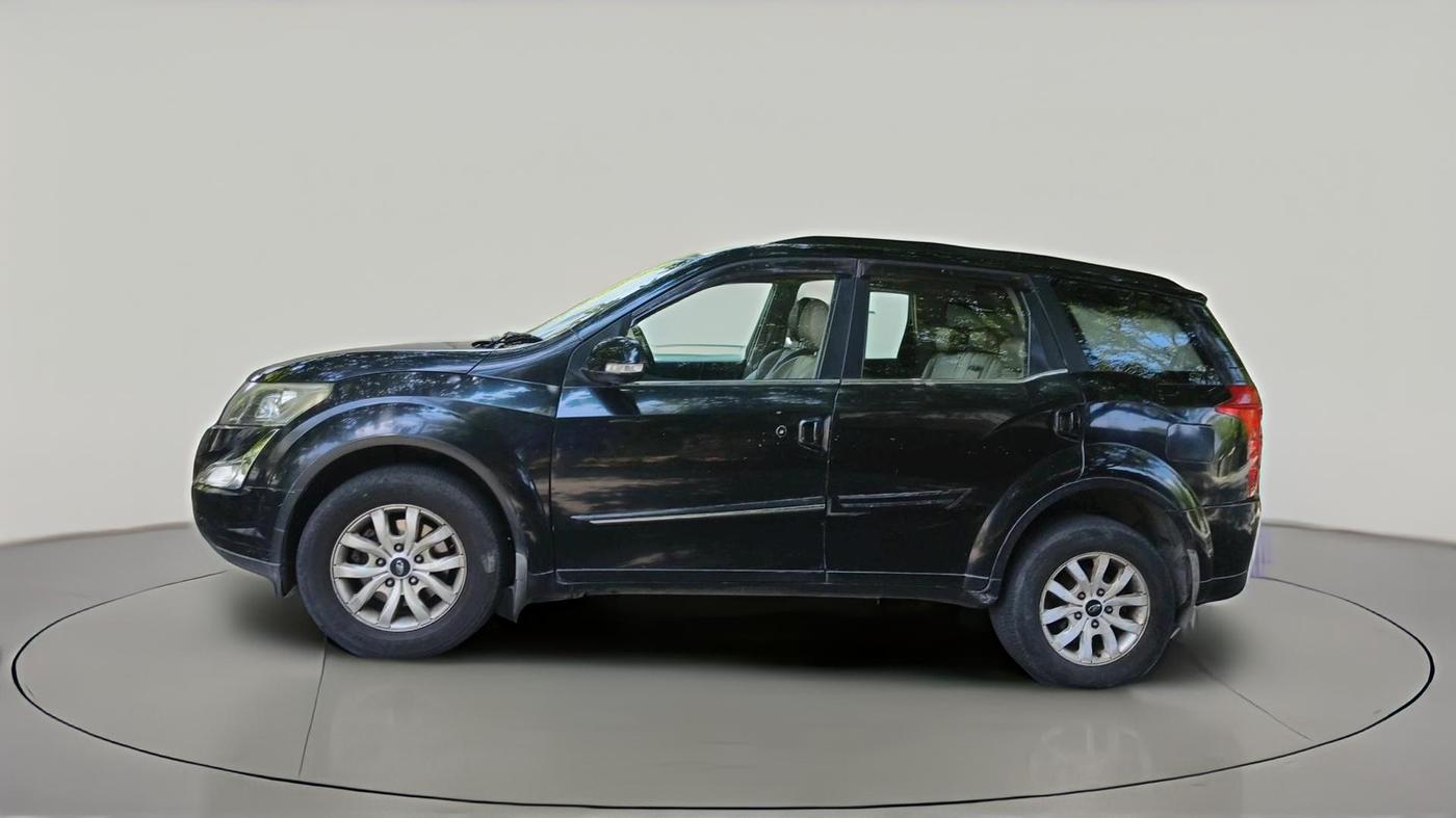 2016 Mahindra XUV500 W10 AT, Diesel, Automatic, 75,290 km, exterior