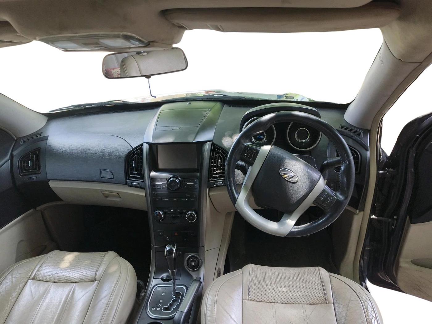 2016 Mahindra XUV500 W10 AT, Diesel, Automatic, 75,290 km, interior