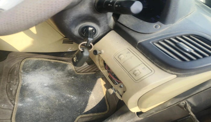 2012 Hyundai Verna FLUIDIC 1.6 CRDI SX, Diesel, Manual, 95,000 km, interior