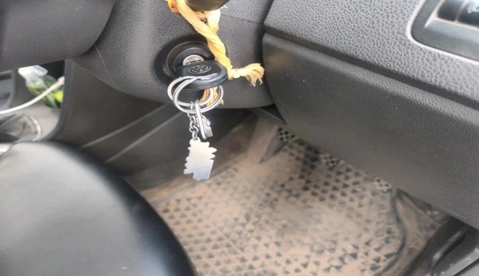 2019 Volkswagen Ameo TRENDLINE 1.0L, Petrol, Manual, 48,391 km, interior
