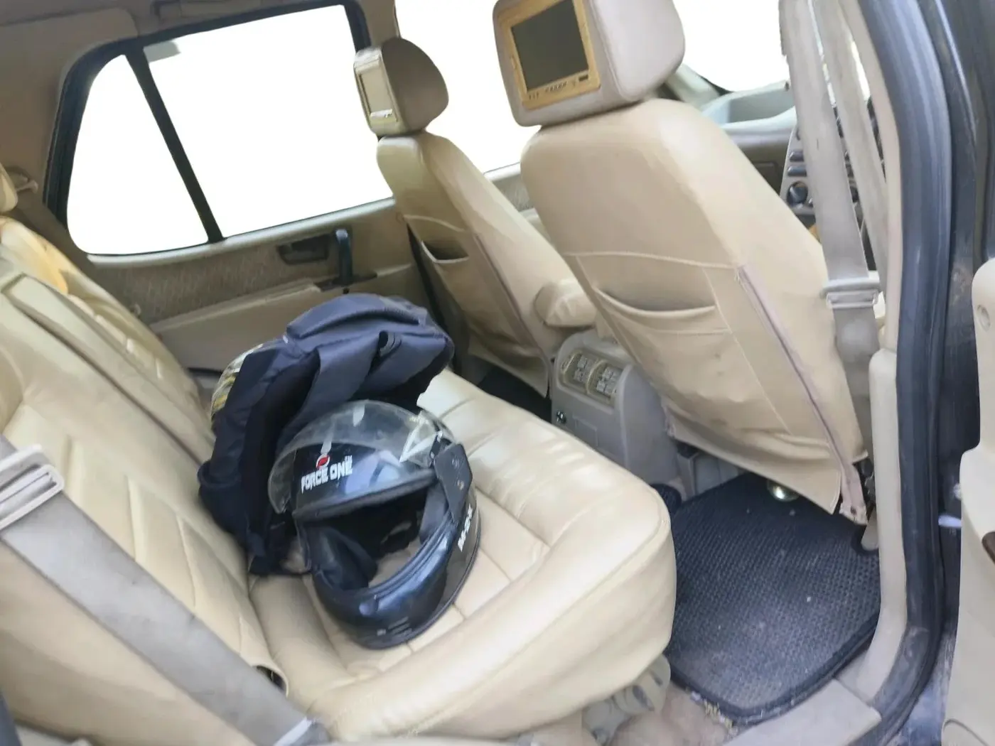 2013 Tata Safari 4X2 LX DICOR, Diesel, Manual, 1,63,798 km, interior