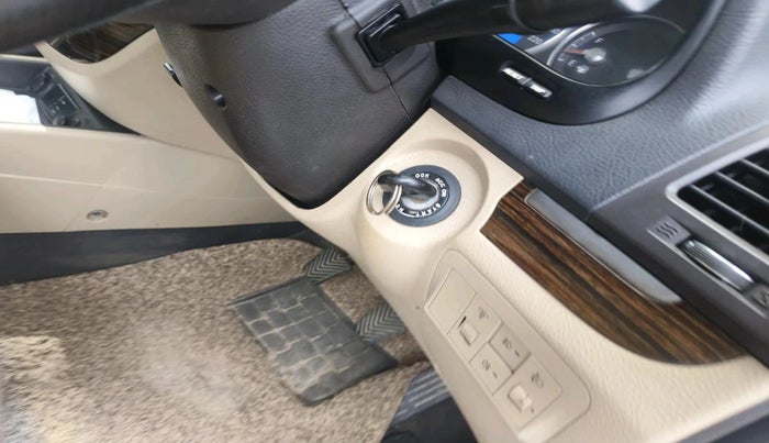 2012 Hyundai Santa Fe 2 WD, Diesel, Manual, 1,01,629 km, interior