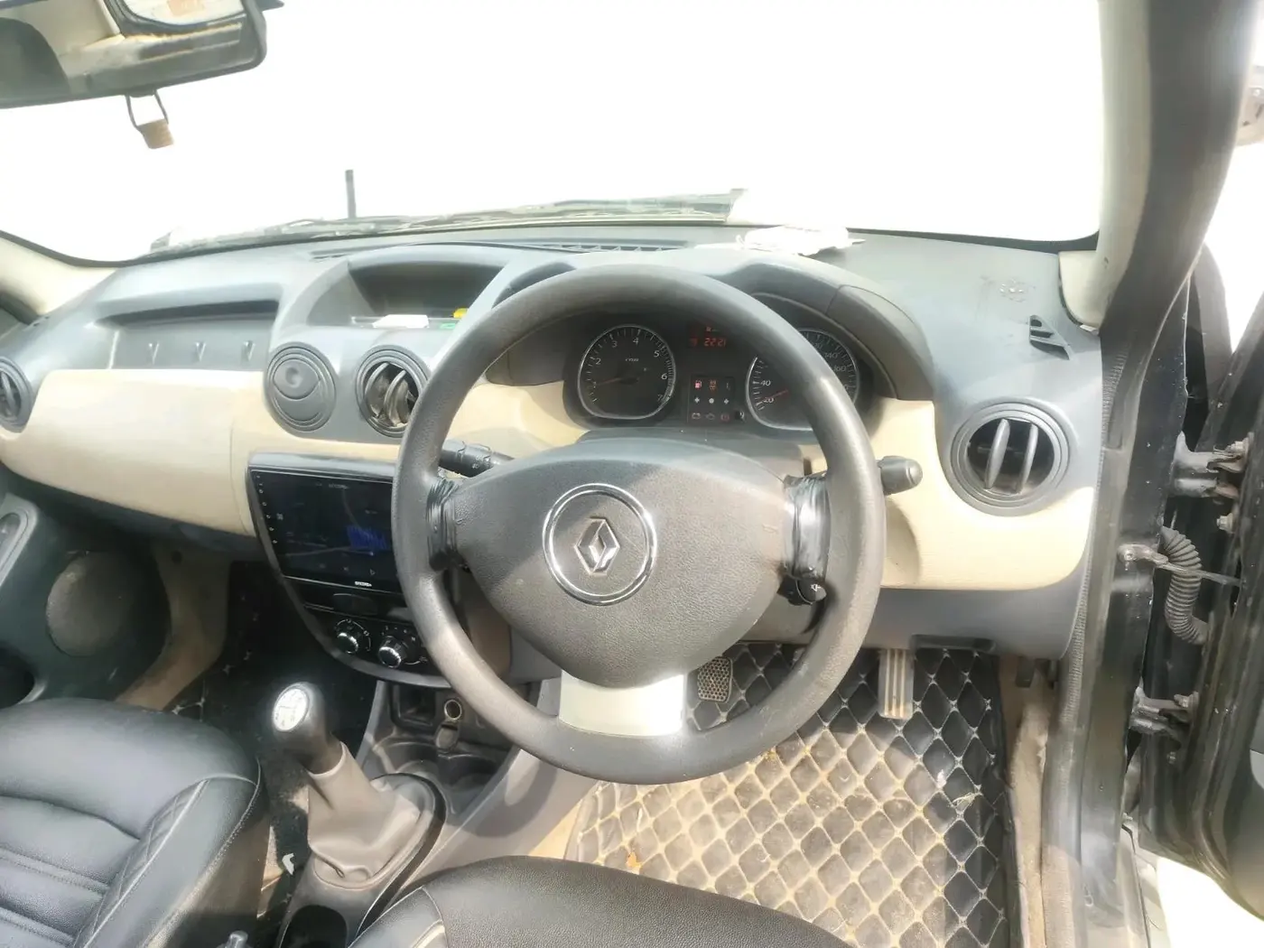 2013 Renault Duster 85 PS RXL DIESEL, Diesel, Manual, 89,852 km, interior