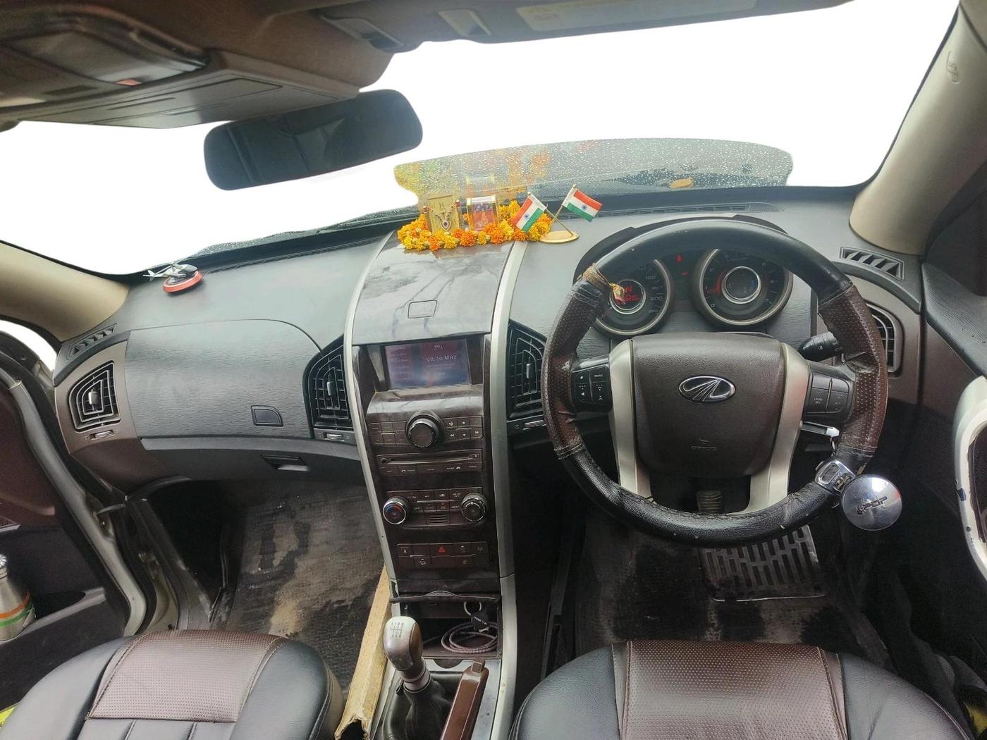 2012 Mahindra XUV500 W8, Diesel, Manual, 1,40,000 km, interior