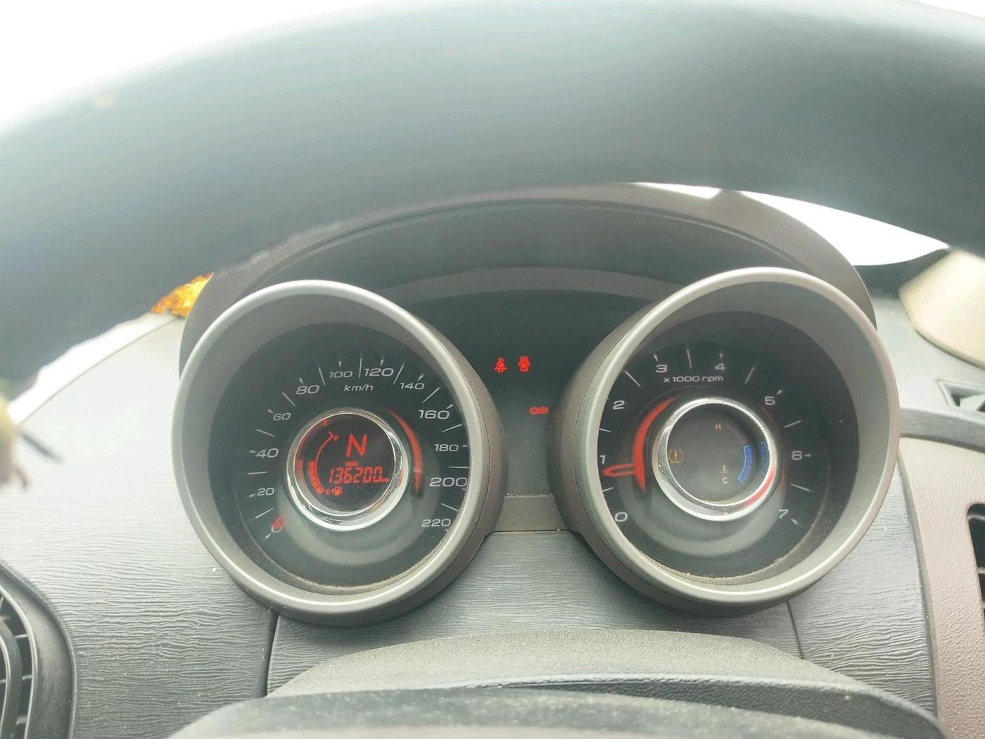 2012 Mahindra XUV500 W8, Diesel, Manual, 1,40,000 km, interior