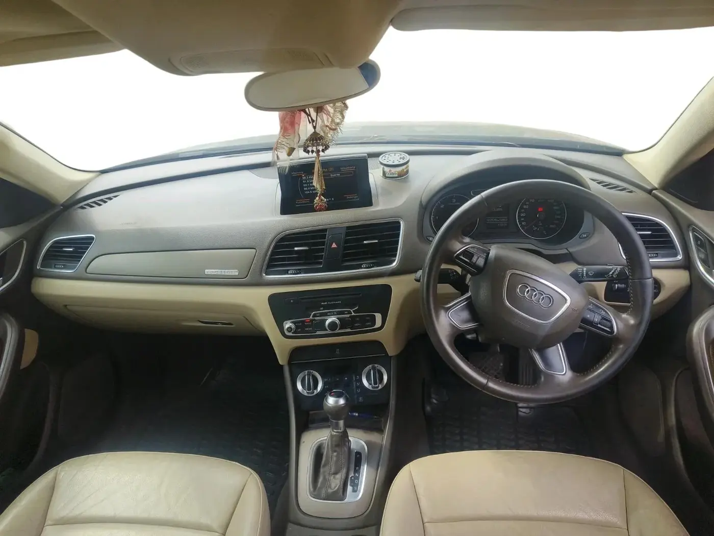 2015 Audi Q3 2.0 TDI, Diesel, Automatic, 6,50,000 km, interior