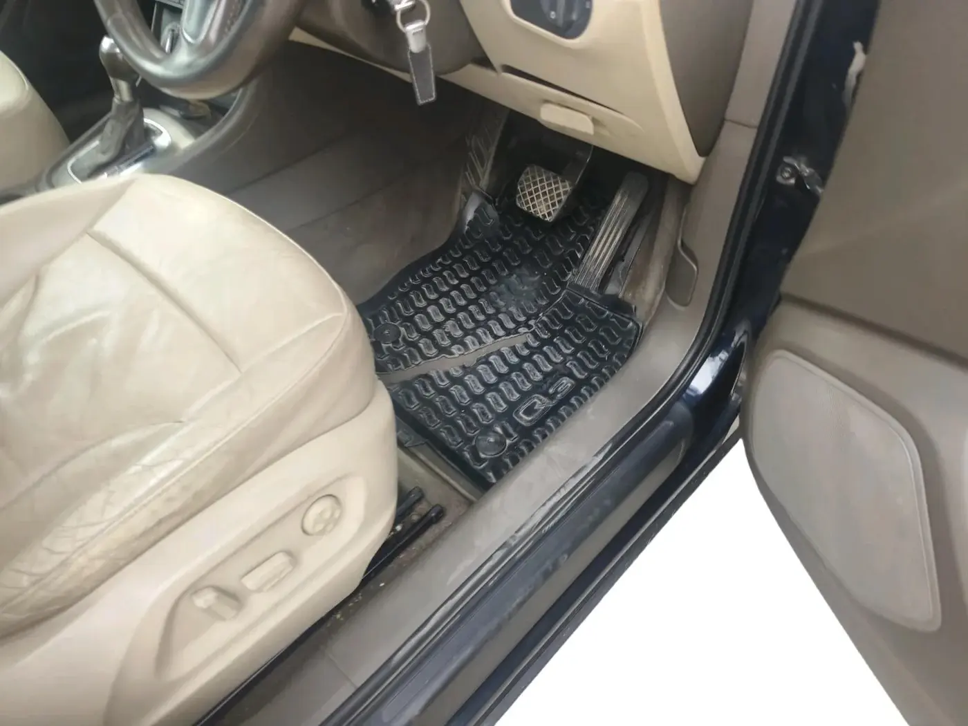 2015 Audi Q3 2.0 TDI, Diesel, Automatic, 6,50,000 km, interior