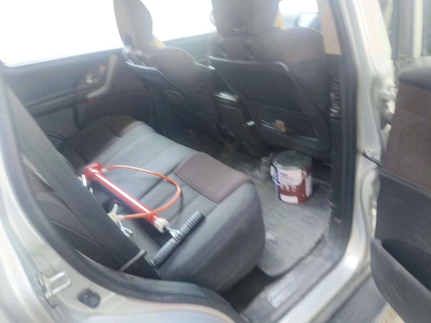 2014 Mahindra XUV500 W6, Diesel, Manual, 1,79,704 km, interior